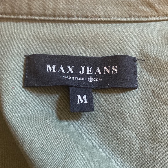 Medium army green cargo vest with zipper or button down option and four pockets - Picture 9 of 10